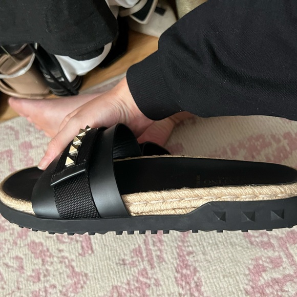 Valentino Garavani Rockstud Espadrille Pool Slides Black - Picture 4 of 11